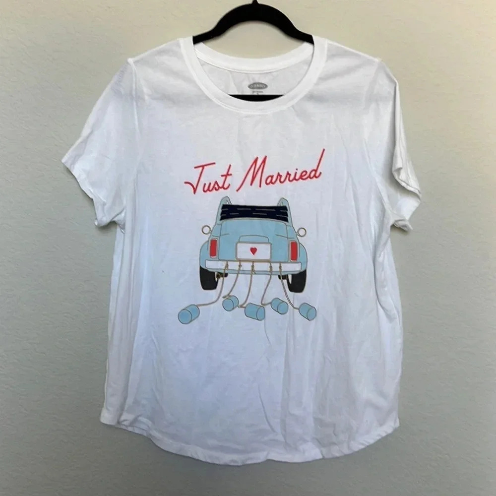 Old Navy Blue Car Just Married White Tshirt
